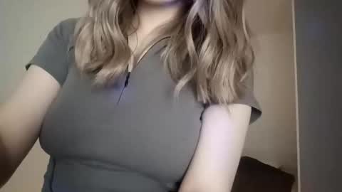 Snapshot of mira_doll chatting on 01-06-26, 04:05 Mira doll online show from 01-06-26, 04:05