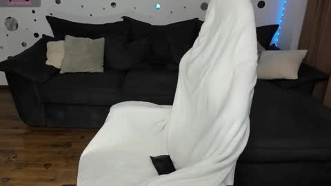 mira_fantasy online show from 10-06-25, 04:32