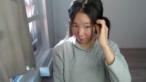 Snapshot of mira_g chatting on 02-21-25, 12:17 mira_g online show from 02-21-25, 12:17