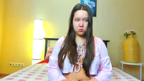 Snapshot of mira_karter chatting on 03-11-25, 01:48 Mira online show from 03-11-25, 01:48