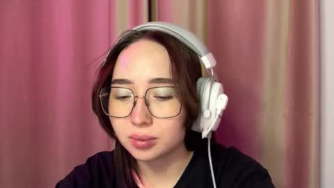 mira_light_ online show from 10-07-25, 04:04