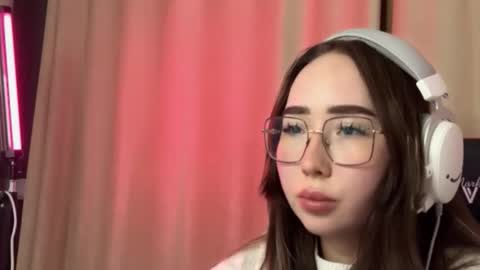 mira_light_ online show from 10-10-25, 03:22