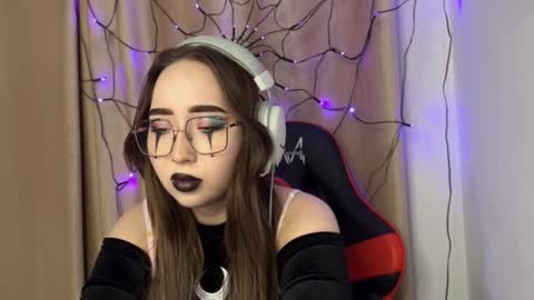 mira_light_ online show from 10-28-25, 03:25