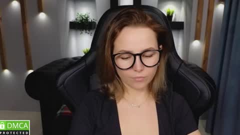 Snapshot of mira_mermayd chatting on 12-21-24, 07:35 Mira online show from 12-21-24, 07:35