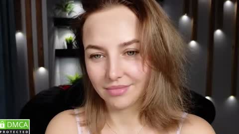 Snapshot of mira_mermayd chatting on 12-22-24, 01:12 Mira online show from 12-22-24, 01:12