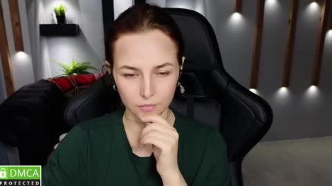 Snapshot of mira_mermayd chatting on 12-22-24, 04:17 Mira online show from 12-22-24, 04:17