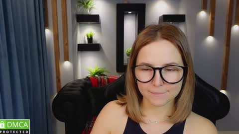 Snapshot of mira_mermayd chatting on 12-28-24, 01:39 Mira online show from 12-28-24, 01:39