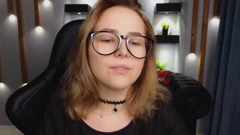 Snapshot of mira_mermayd chatting on 01-08-25, 08:16 Mira online show from 01-08-25, 08:16