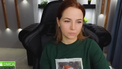 Snapshot of mira_mermayd chatting on 01-12-25, 04:31 Mira online show from 01-12-25, 04:31