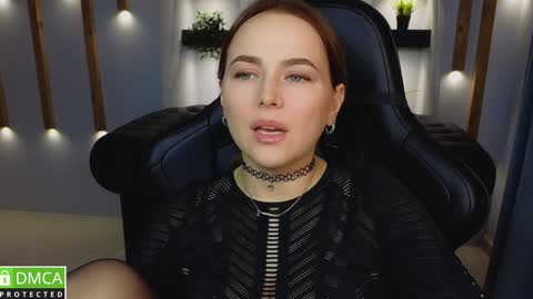 Snapshot of mira_mermayd chatting on 01-17-25, 11:17 Mira online show from 01-17-25, 11:17