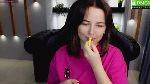 Snapshot of mira_mermayd chatting on 03-05-25, 11:49 Mira online show from 03-05-25, 11:49