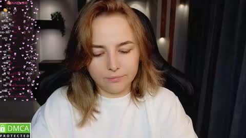 Snapshot of mira_mermayd chatting on 09-17-25, 10:06 Mira online show from 09-17-25, 10:06