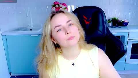 Mira online show from 05-03-26, 01:33