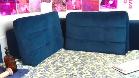 Snapshot of mira_milf chatting on 01-06-25, 08:14 Mira online show from 01-06-25, 08:14