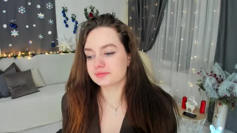 Snapshot of miraclecurly chatting on 12-24-24, 11:11 Emma online show from 12-24-24, 11:11