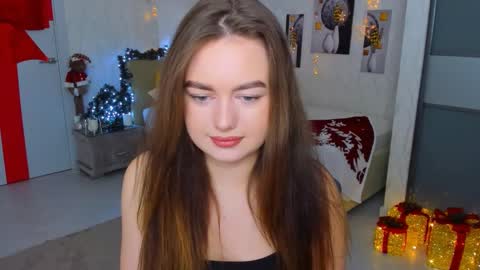 Snapshot of miraclecurly chatting on 02-01-25, 01:23 Emma online show from 02-01-25, 01:23