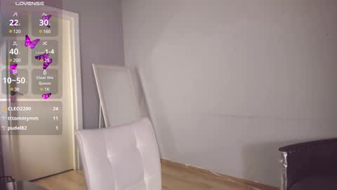 Snapshot of miradiaz chatting on 12-02-24, 01:57 Meera online show from 12-02-24, 01:57