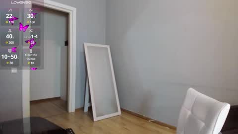 Snapshot of miradiaz chatting on 01-05-25, 03:23 Meera online show from 01-05-25, 03:23