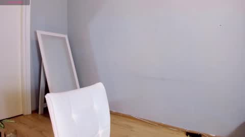 Snapshot of miradiaz chatting on 02-12-25, 01:37 Meera online show from 02-12-25, 01:37