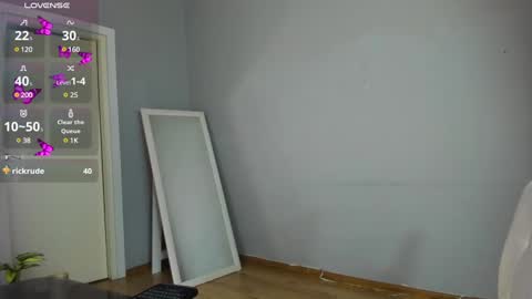 Snapshot of miradiaz chatting on 02-24-25, 05:42 Meera online show from 02-24-25, 05:42