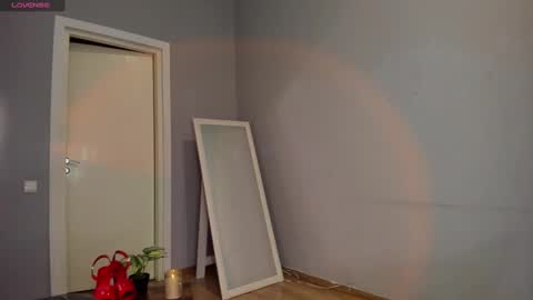 Snapshot of miradiaz chatting on 03-10-25, 04:14 Meera online show from 03-10-25, 04:14