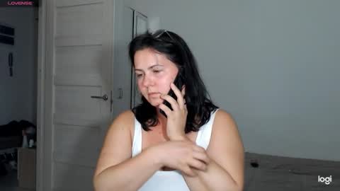 Snapshot of miradiaz chatting on 09-12-25, 06:52 Meera online show from 09-12-25, 06:52