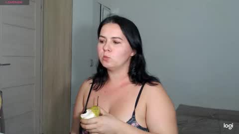 Snapshot of miradiaz chatting on 09-15-25, 04:07 Meera online show from 09-15-25, 04:07