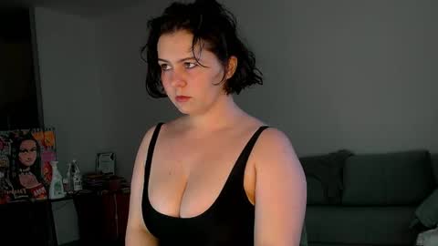 Snapshot of miradiaz chatting on 04-12-26, 01:05 Meera online show from 04-12-26, 01:05