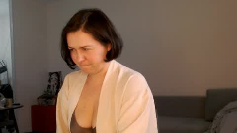 Snapshot of miradiaz chatting on 04-17-26, 03:04 Meera online show from 04-17-26, 03:04