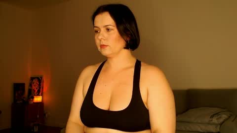 Snapshot of miradiaz chatting on 04-27-26, 11:58 Meera online show from 04-27-26, 11:58