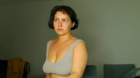 Meera online show from 06-17-26, 10:54