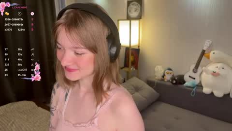 Snapshot of mirakissss chatting on 05-22-26, 10:37 Mira online show from 05-22-26, 10:37