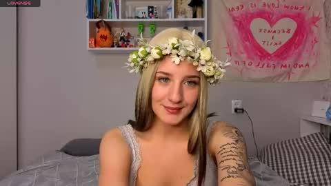 Cassie online show from 05-17-26, 05:53
