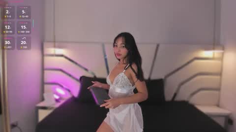 Snapshot of miranda_becerra chatting on 10-07-25, 12:13 Miranda online show from 10-07-25, 12:13