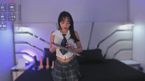 Snapshot of miranda_becerra chatting on 10-15-25, 11:54 Miranda online show from 10-15-25, 11:54