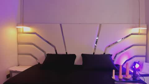 Snapshot of miranda_becerra chatting on 10-19-25, 04:40 Miranda online show from 10-19-25, 04:40