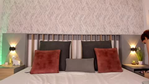 Miranda online show from 12-24-24, 03:05