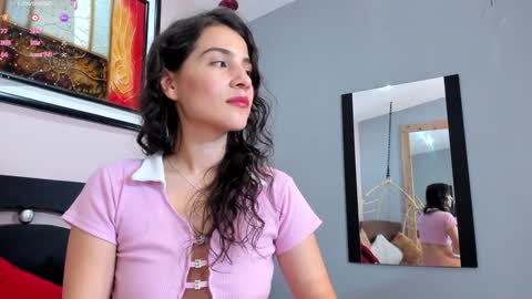 Snapshot of miranda_doll_ chatting on 01-02-25, 06:12 online show from 01-02-25, 06:12
