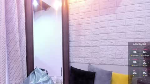Snapshot of miranda_doll_ chatting on 01-20-25, 02:36 online show from 01-20-25, 02:36
