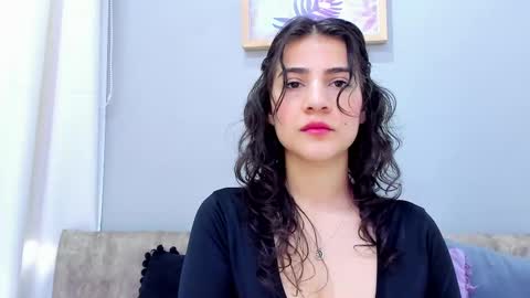 Snapshot of miranda_doll_ chatting on 02-28-25, 12:09 online show from 02-28-25, 12:09