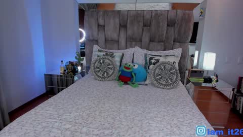 Miranda online show from 01-04-25, 01:21