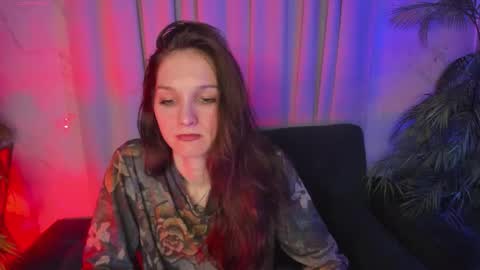 Snapshot of mirandaglow chatting on 02-14-26, 05:48 Miranda online show from 02-14-26, 05:48