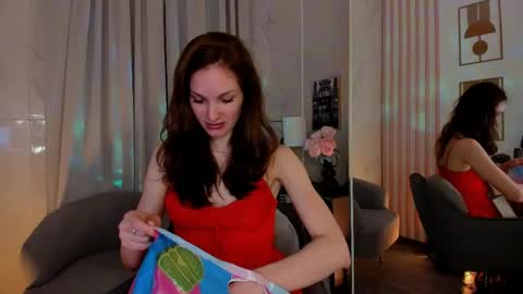Snapshot of mirandaglow chatting on 05-16-26, 01:32 Miranda online show from 05-16-26, 01:32