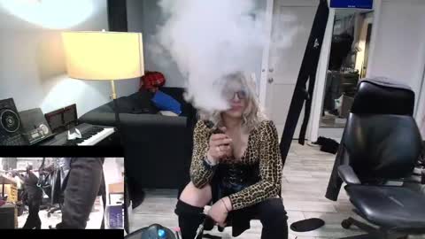 Snapshot of mirandagrrl chatting on 02-01-25, 12:05 Mirandagrrl online show from 02-01-25, 12:05