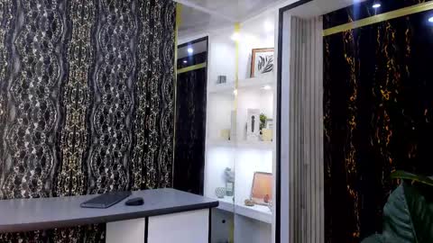 Miranda online show from 10-01-25, 02:50