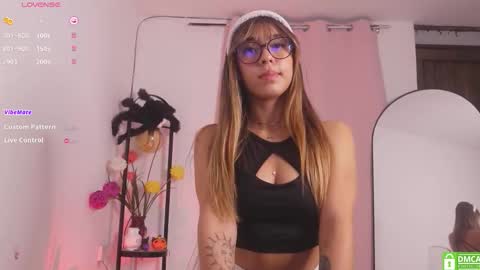 MIRANDA HERNANDEZ online show from 10-30-25, 04:58