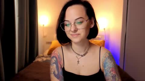 MiraSkyy online show from 10-22-25, 02:50