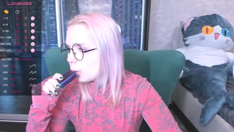 Kira online show from 01-12-25, 05:54