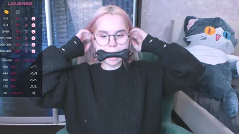 Kira online show from 01-14-25, 02:40