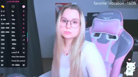 Kira online show from 10-27-25, 06:23